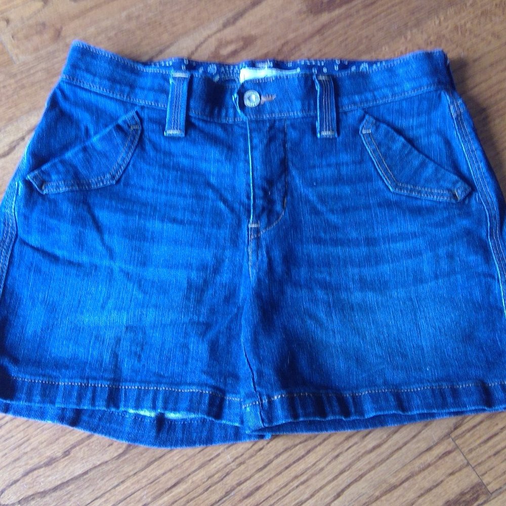 Levi's Size 8 High-Waisted Front Flap Pocket Denim Jean Shorts